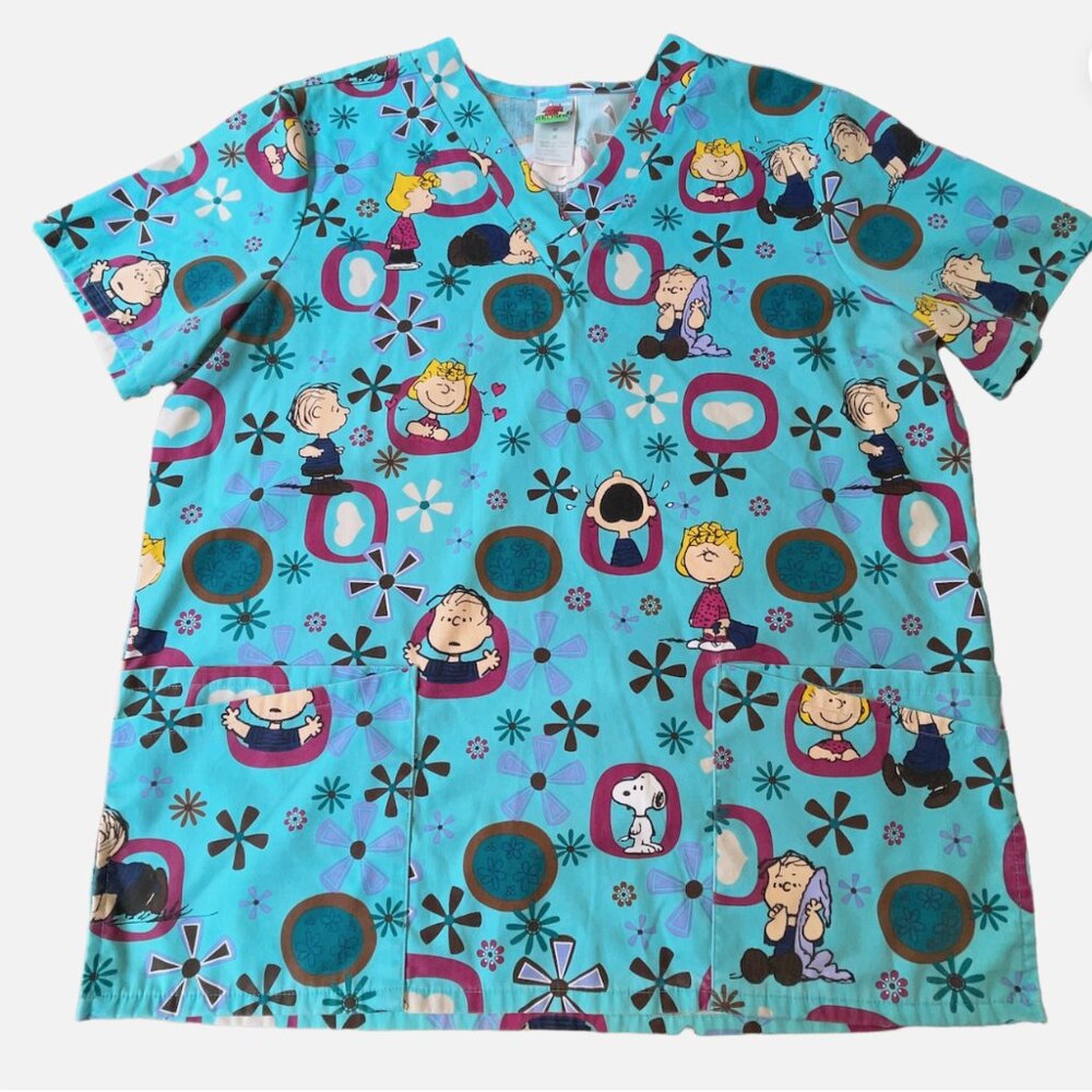 Peanuts Sally Linus Snoopy Women's Scrub Top Shirt Size Medium Nurse Vet Tech